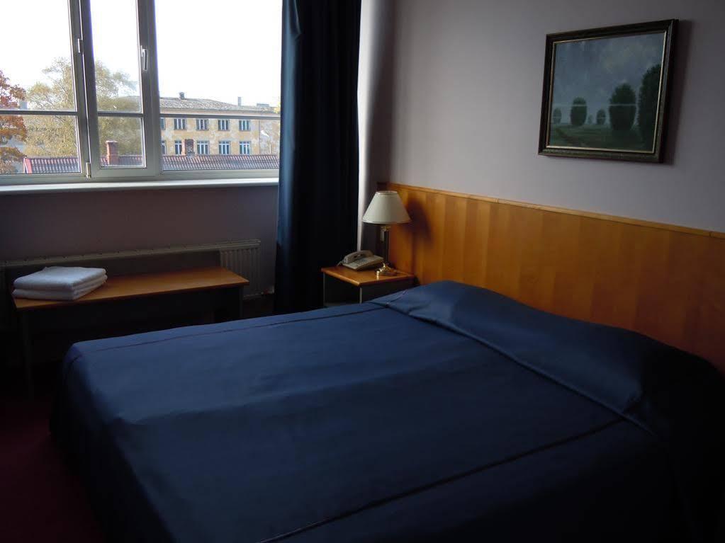 Centrum Hotel Viljandi Bagian luar foto
