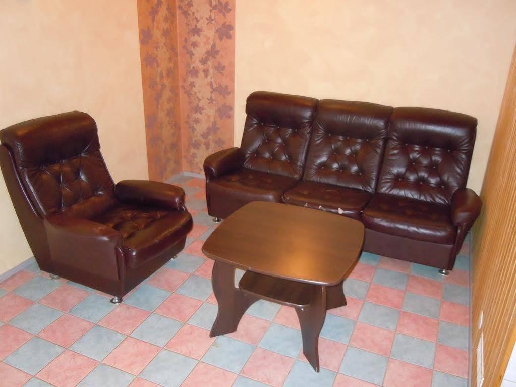 Centrum Hotel Viljandi Bagian luar foto