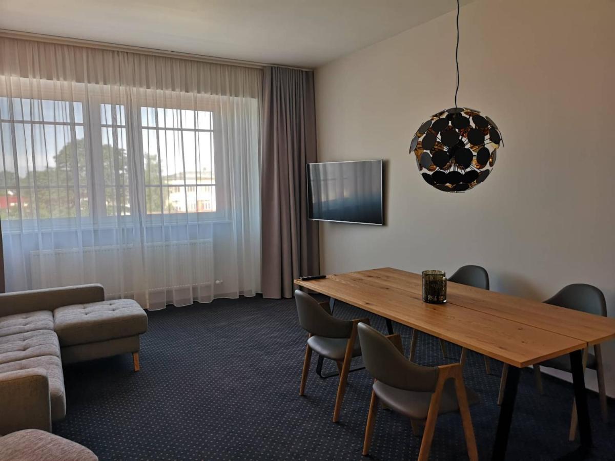 Centrum Hotel Viljandi Bagian luar foto