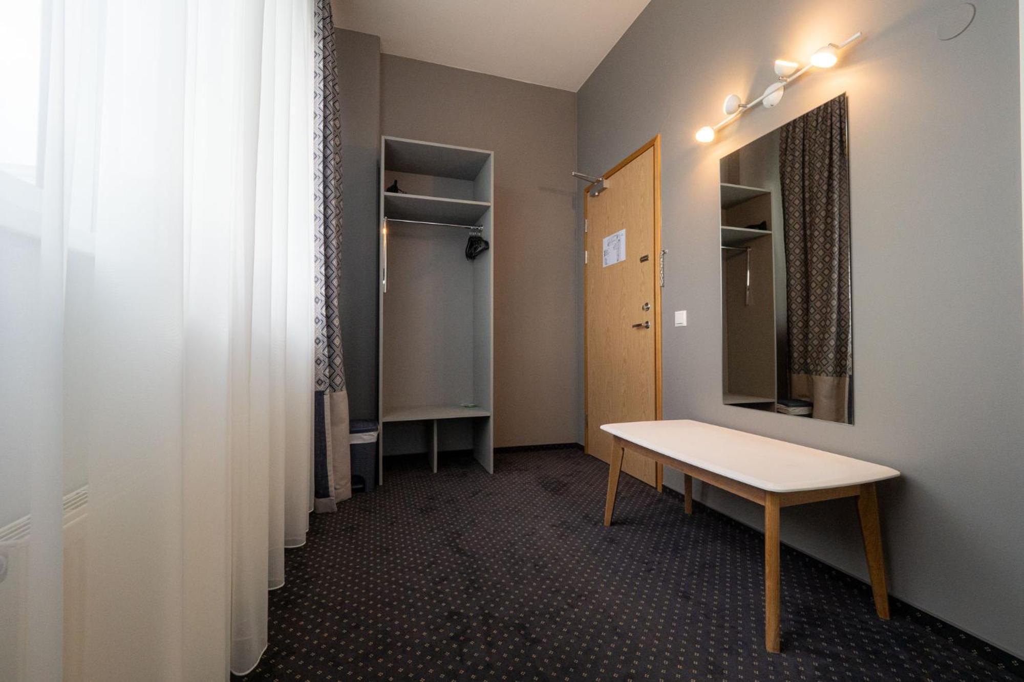 Centrum Hotel Viljandi Bagian luar foto