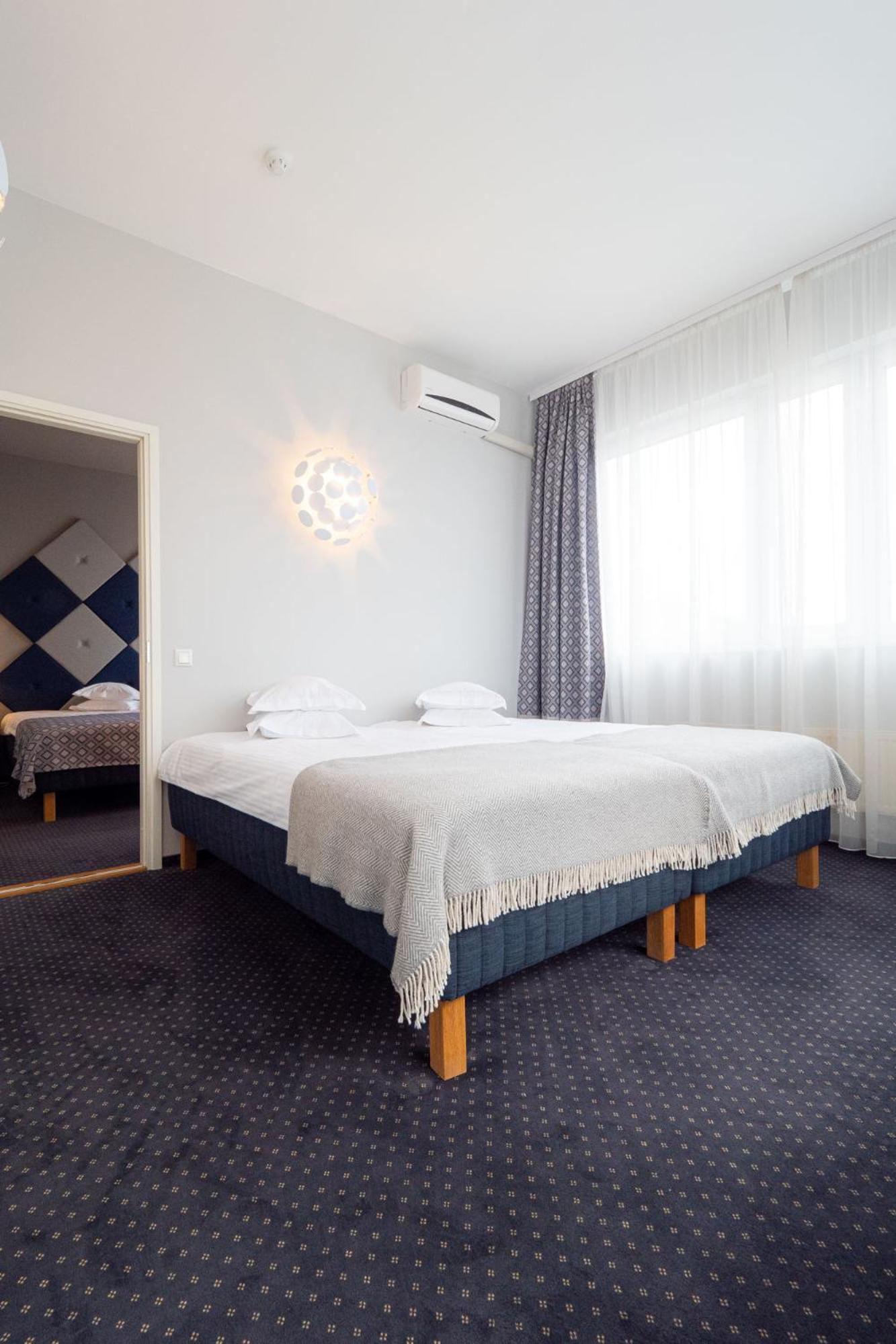 Centrum Hotel Viljandi Bagian luar foto