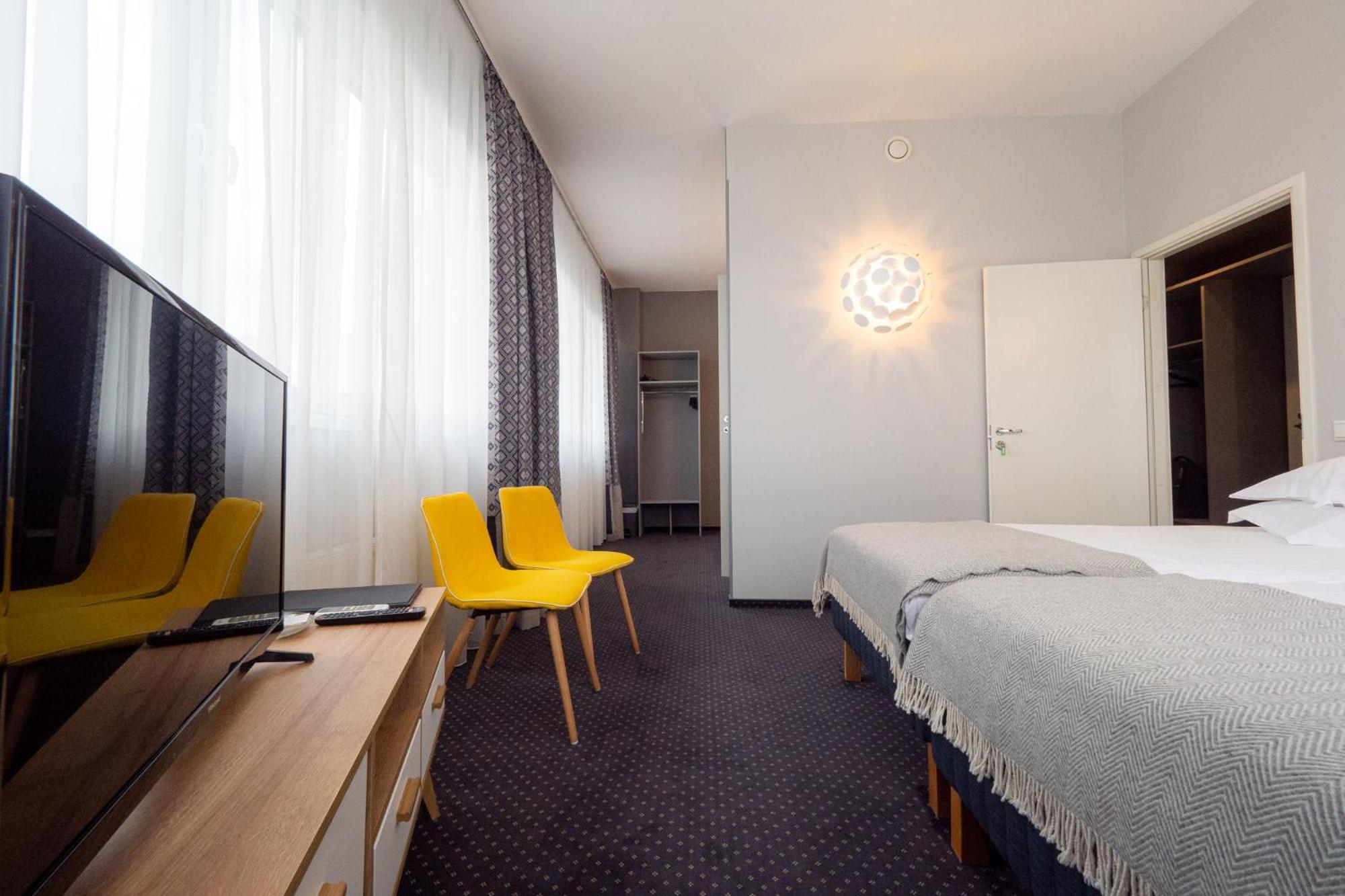Centrum Hotel Viljandi Bagian luar foto